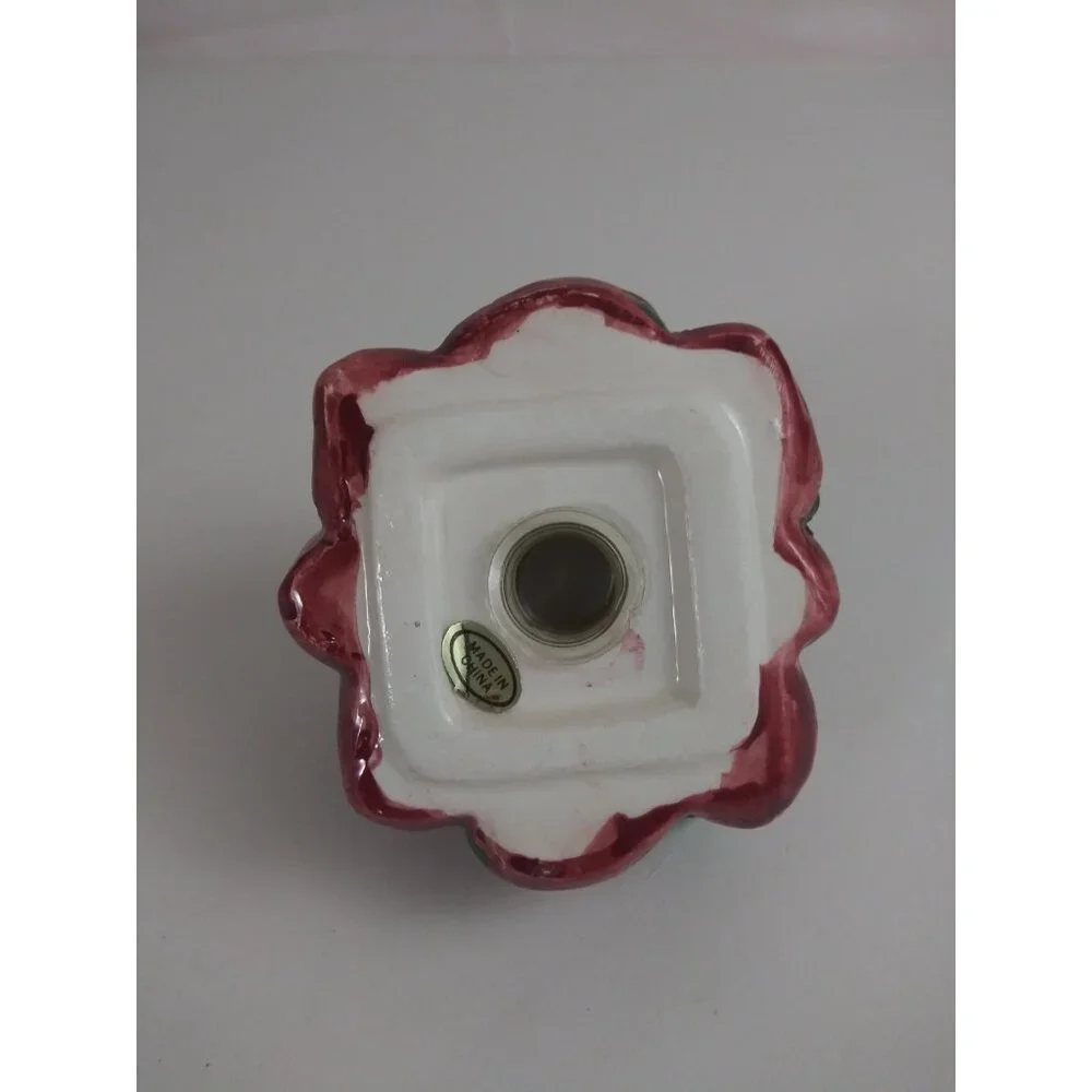 Vintage Basket Of Strawberries Salt & Pepper Shakers - Picture 10 of 11